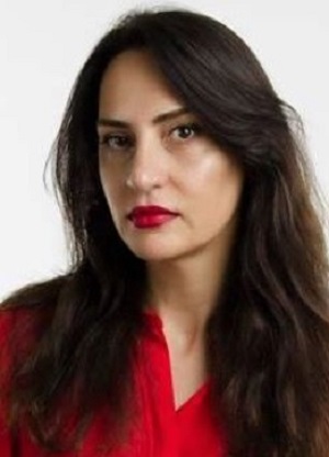 თეონა დოლენჯაშვილი